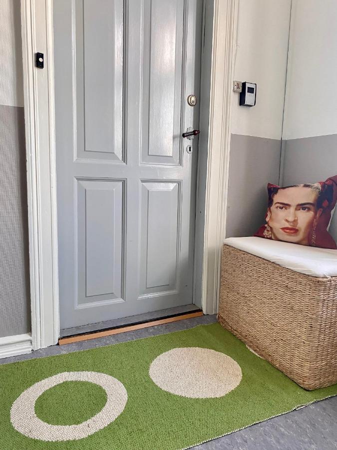 En Hel Lejlighed I Midtbyen - Centralt, Hyggelig Og Taet Pa Alt! Раннерс Экстерьер фото